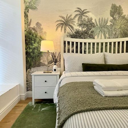 Holiday Home 2Br L 2Ba With Patio-Sleep 6 Londra Dış mekan fotoğraf