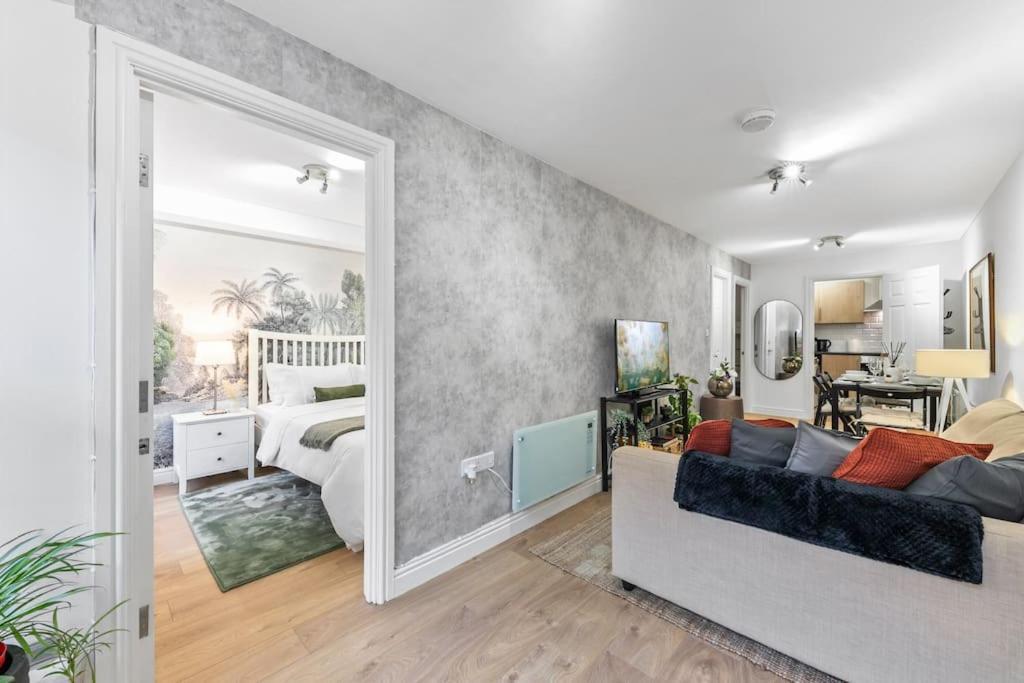 Holiday Home 2Br L 2Ba With Patio-Sleep 6 Londra Dış mekan fotoğraf