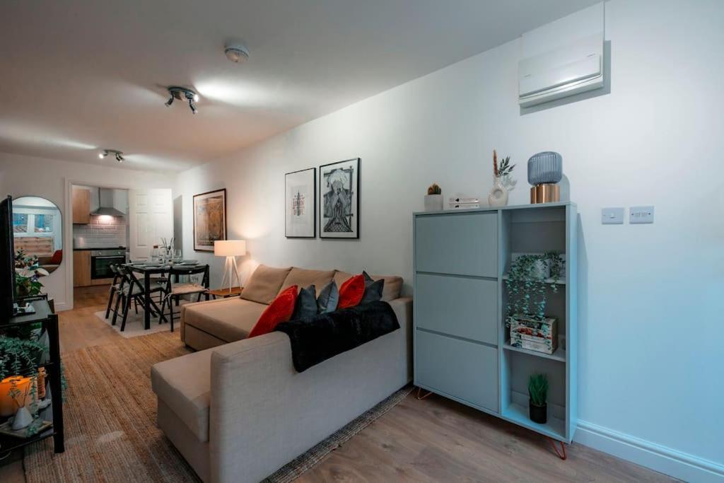 Holiday Home 2Br L 2Ba With Patio-Sleep 6 Londra Dış mekan fotoğraf