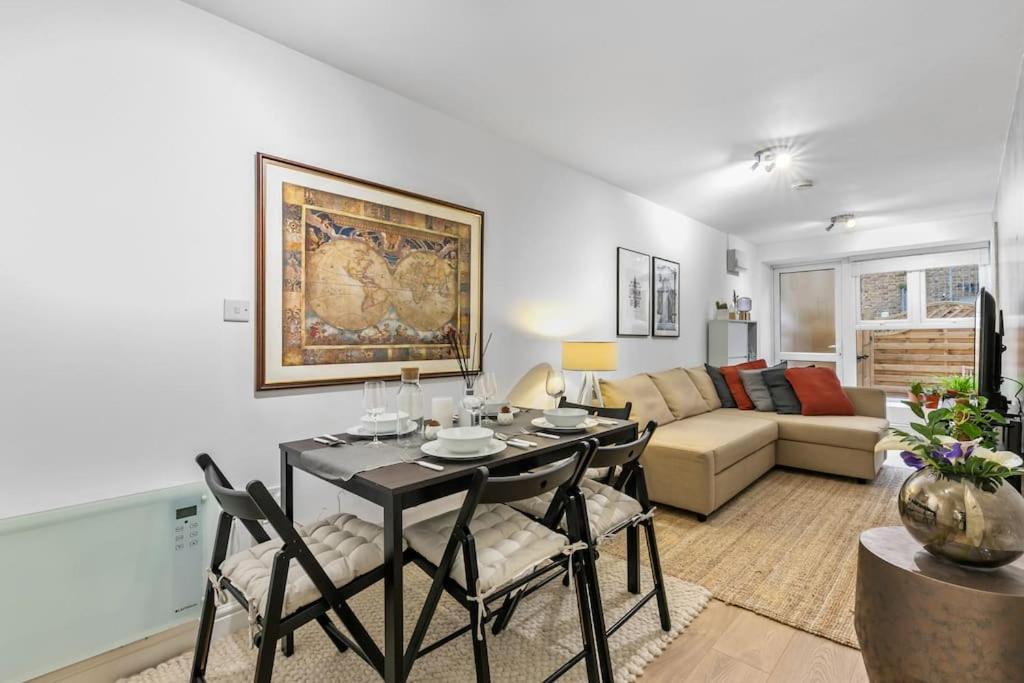 Holiday Home 2Br L 2Ba With Patio-Sleep 6 Londra Dış mekan fotoğraf
