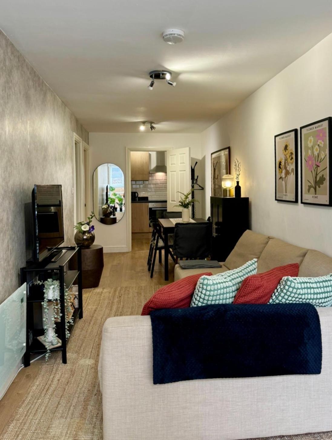 Holiday Home 2Br L 2Ba With Patio-Sleep 6 Londra Dış mekan fotoğraf