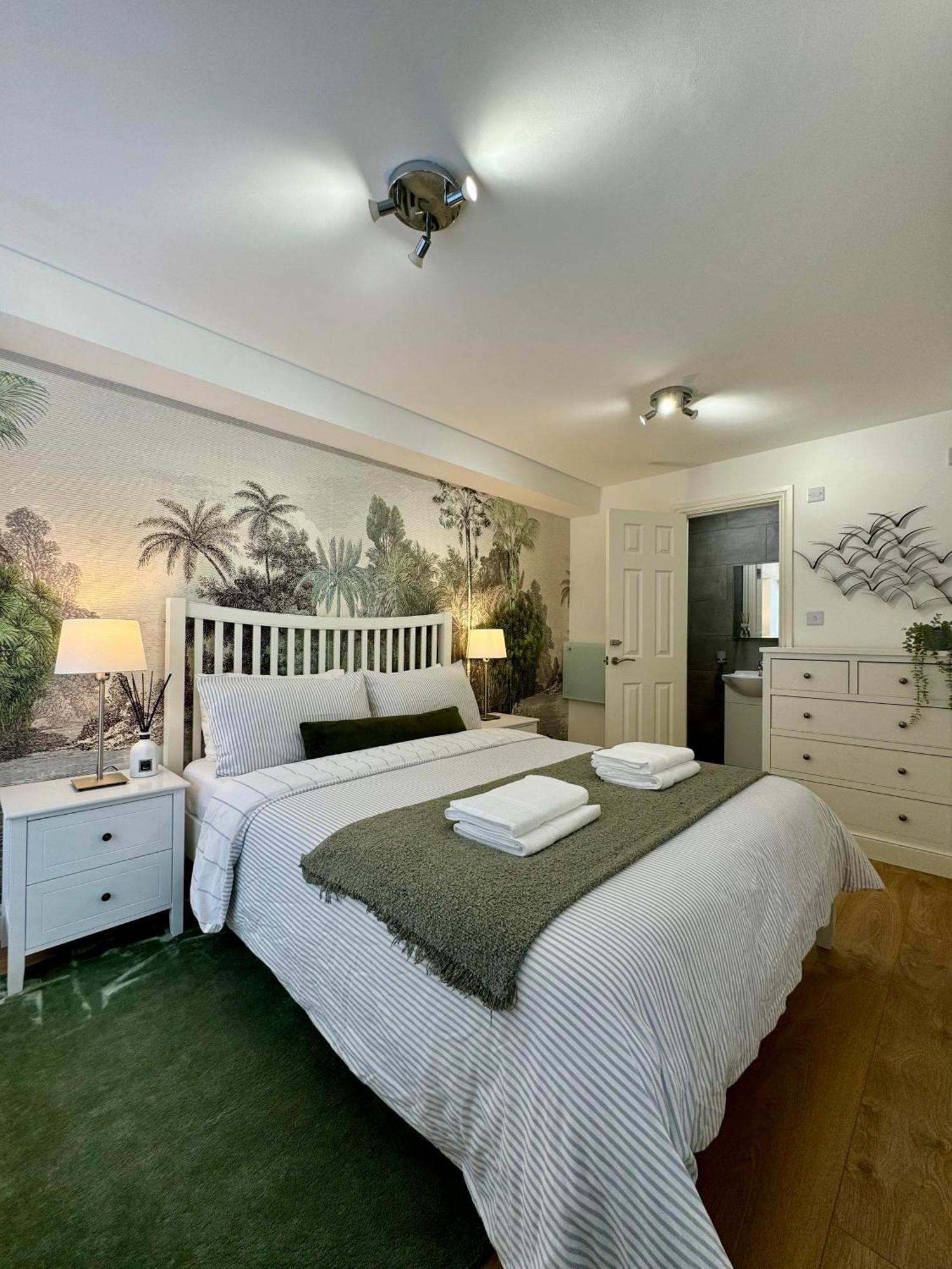 Holiday Home 2Br L 2Ba With Patio-Sleep 6 Londra Dış mekan fotoğraf