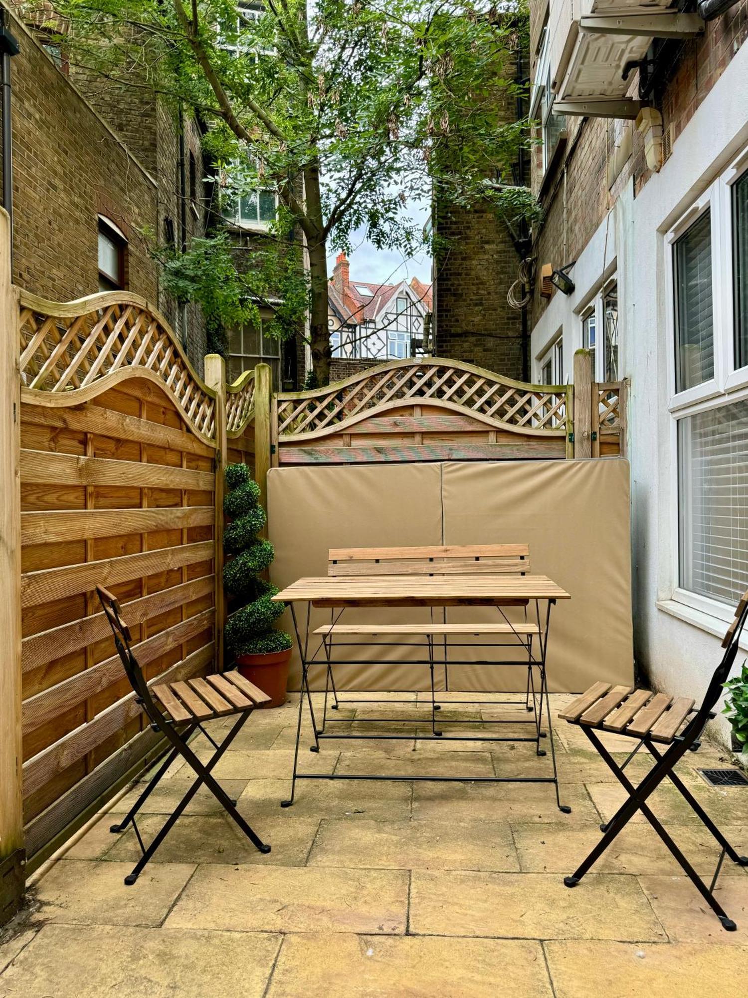 Holiday Home 2Br L 2Ba With Patio-Sleep 6 Londra Dış mekan fotoğraf