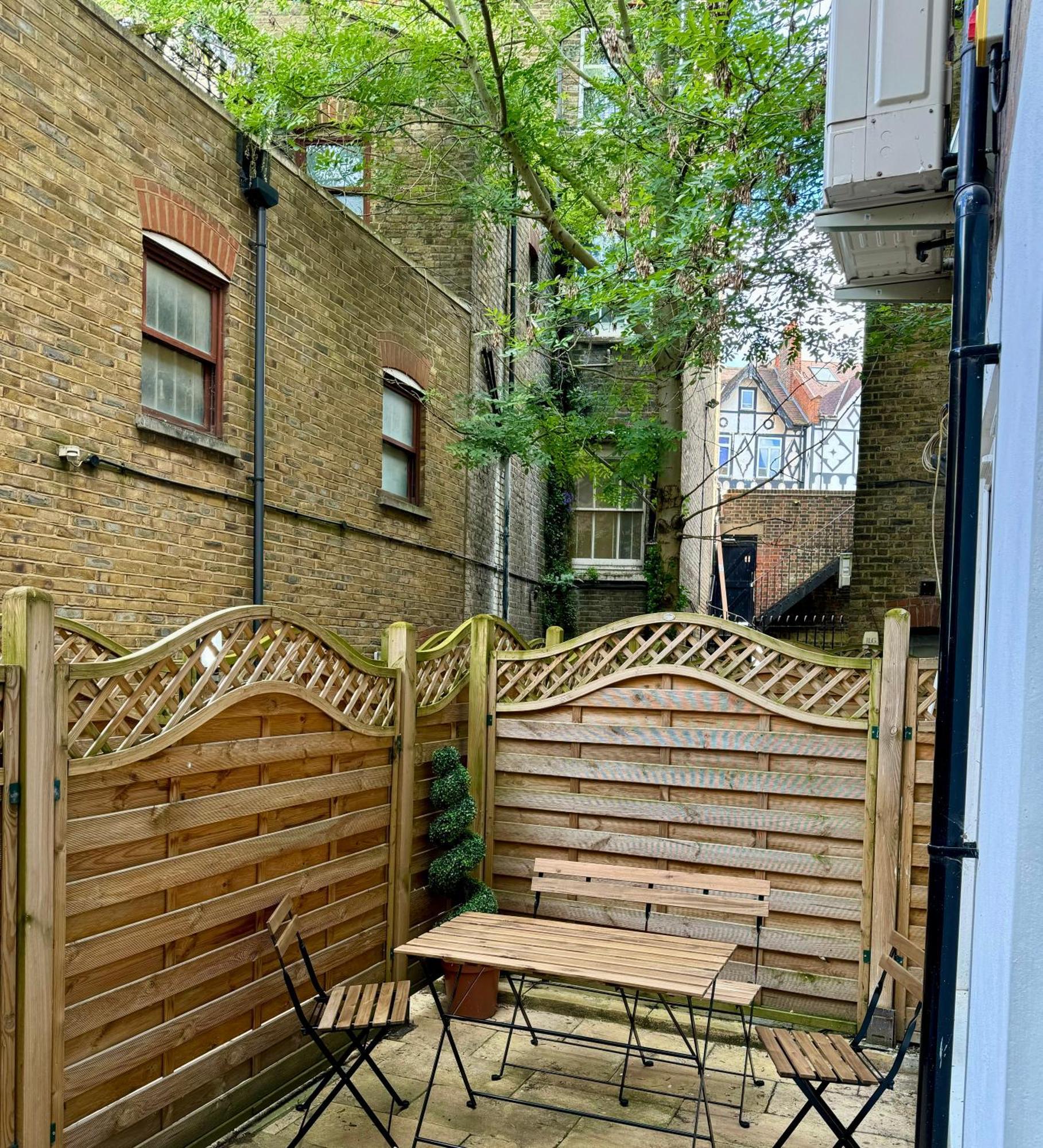 Holiday Home 2Br L 2Ba With Patio-Sleep 6 Londra Dış mekan fotoğraf