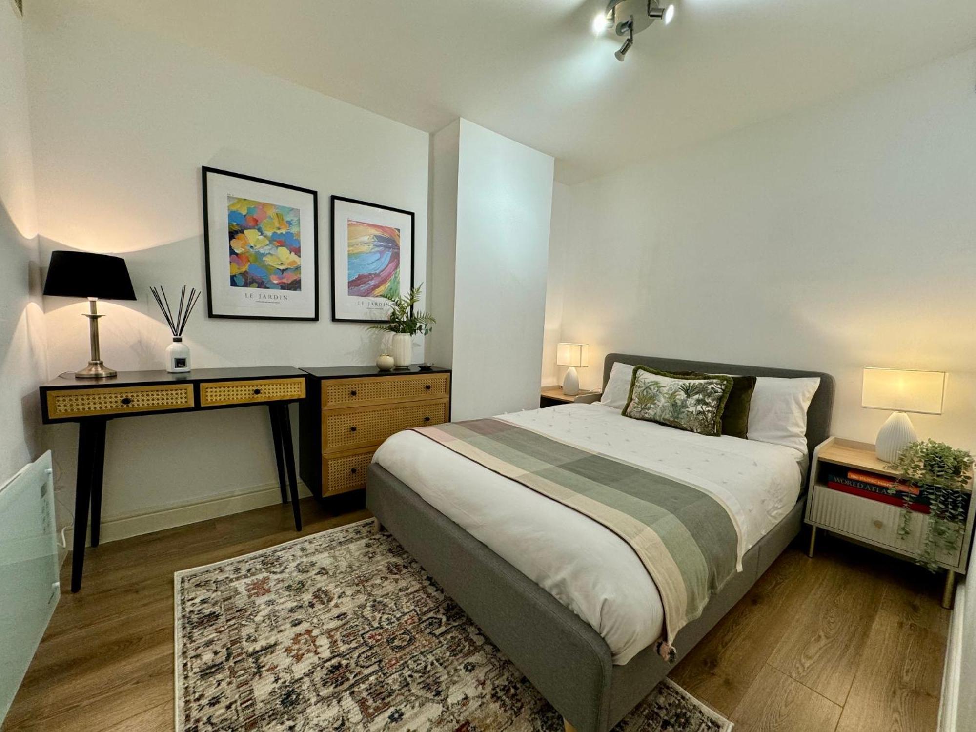 Holiday Home 2Br L 2Ba With Patio-Sleep 6 Londra Dış mekan fotoğraf